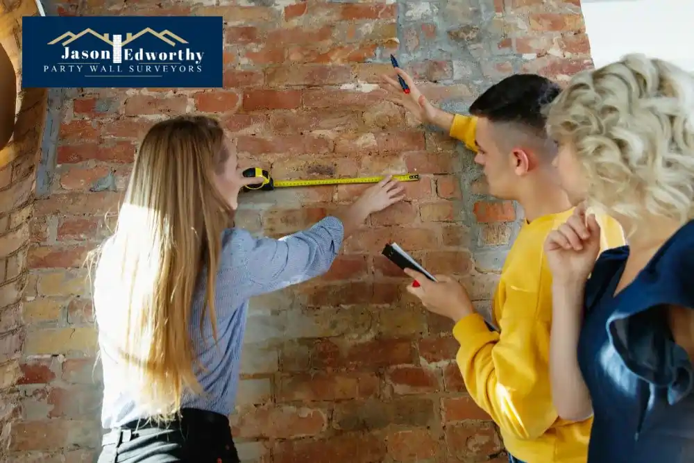 What are the responsibilities of a party wall surveyor Warwick?